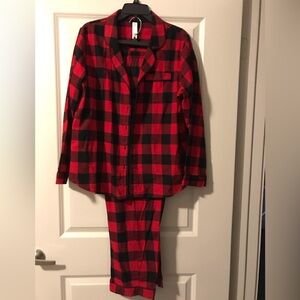 NWOT-Red and Black Plaid Women 2pc Pajama Set